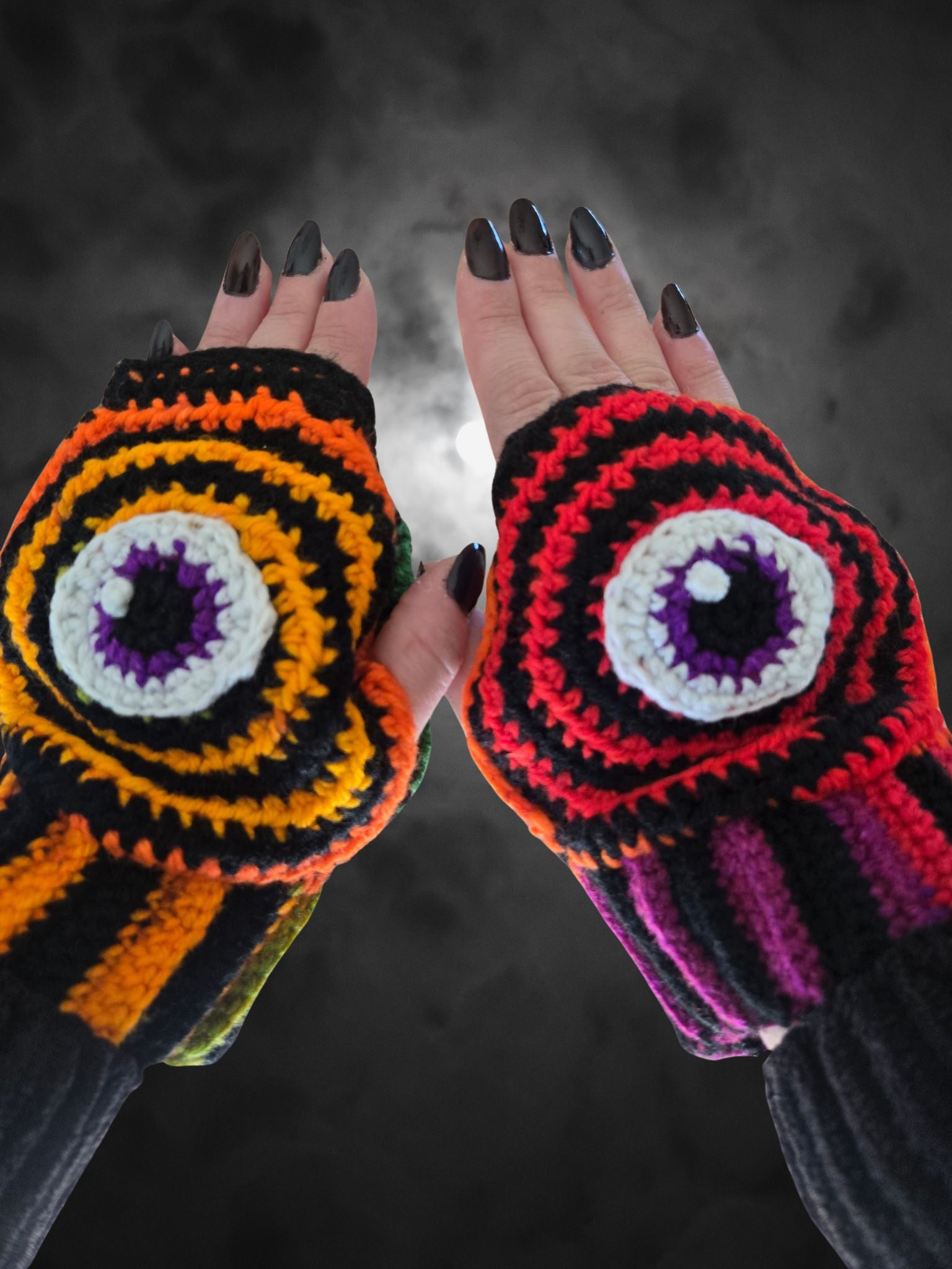 Hypnot-eye-zing Hand Warmers