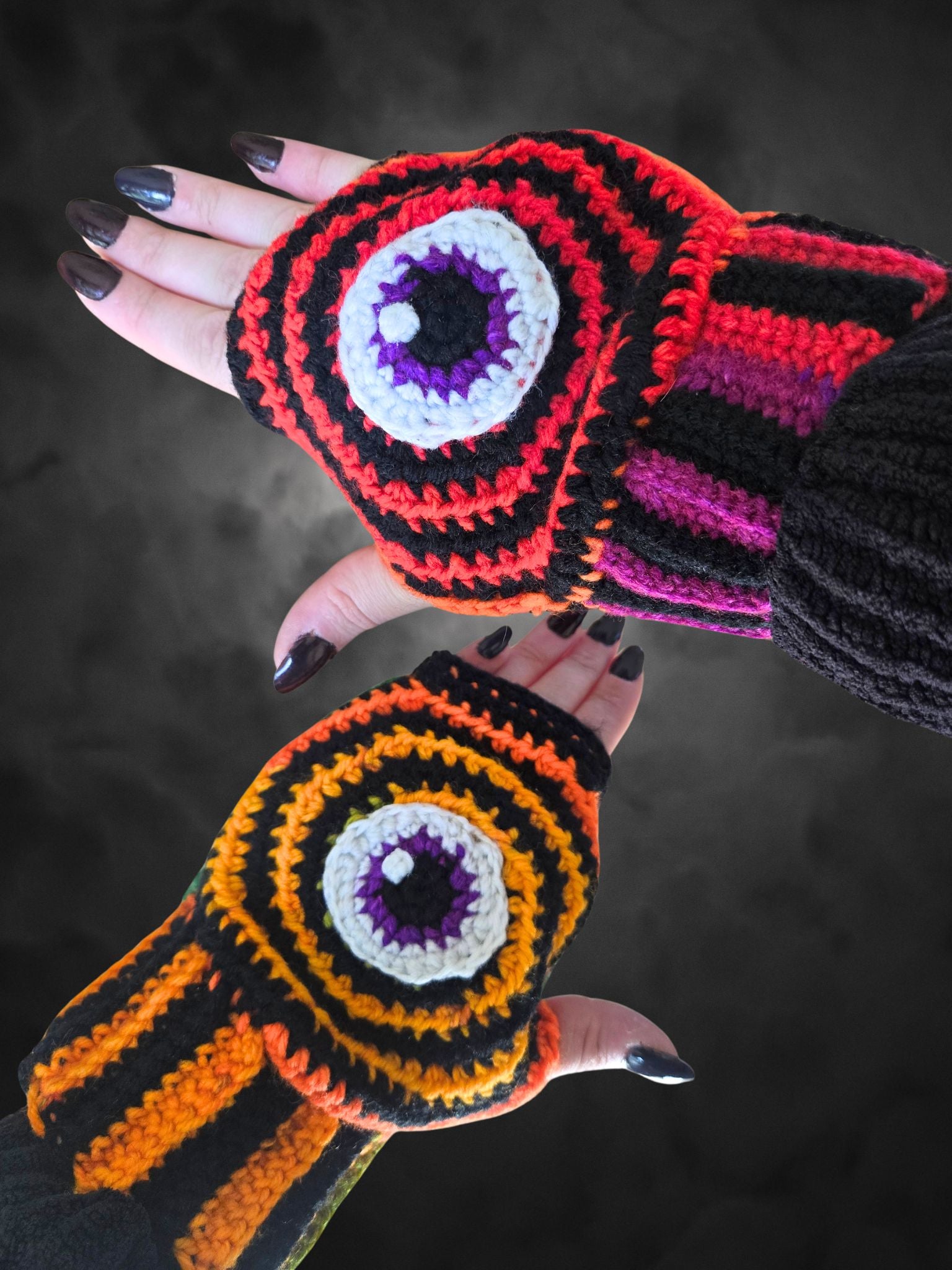 Hypnot-eye-zing Hand Warmers