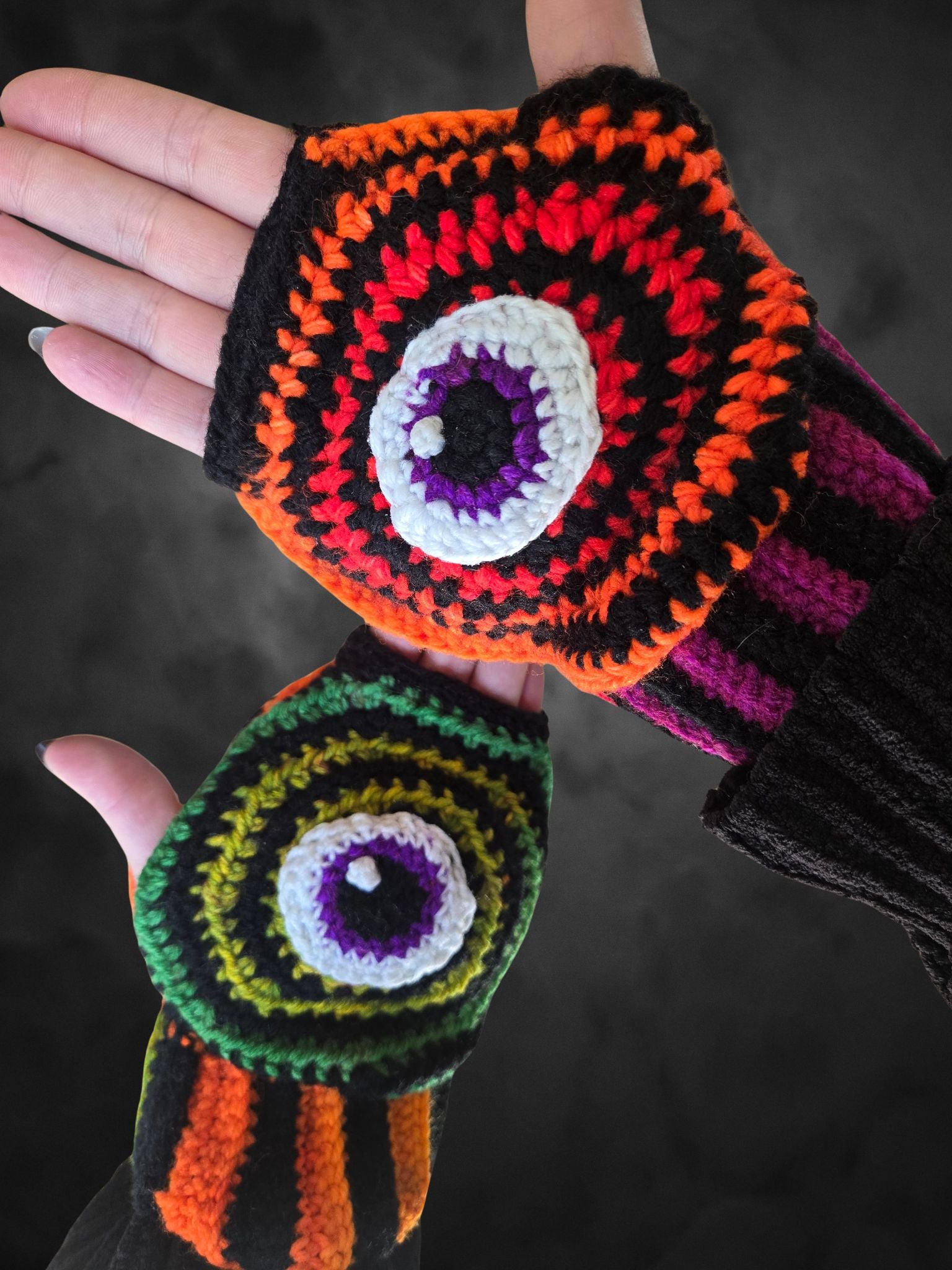 Hypnot-eye-zing Hand Warmers